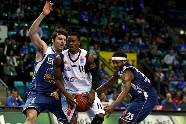 巴萨瞄准尤 巴萨瞄准尤